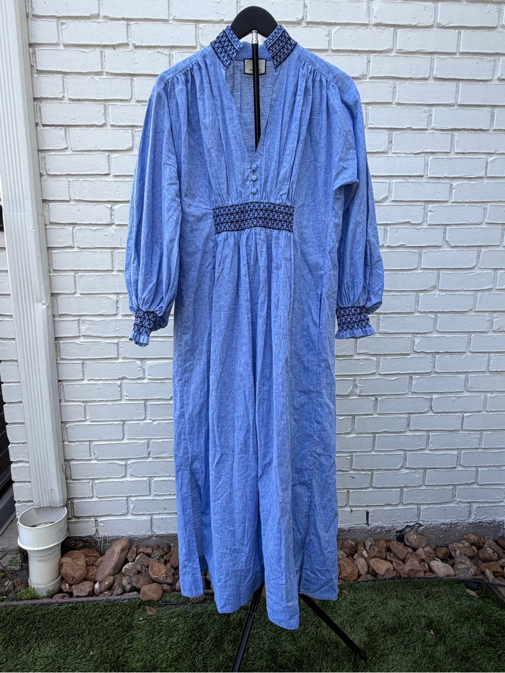 Tuckernuck Aubrey Chambray Linen Blend Smocked Maxi Dress Small NWOT - Picture 9 of 17
